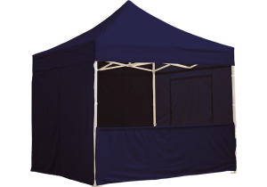 Eine blaue navy 6m für Pavillon